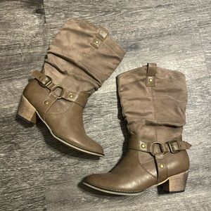 Ladies boots